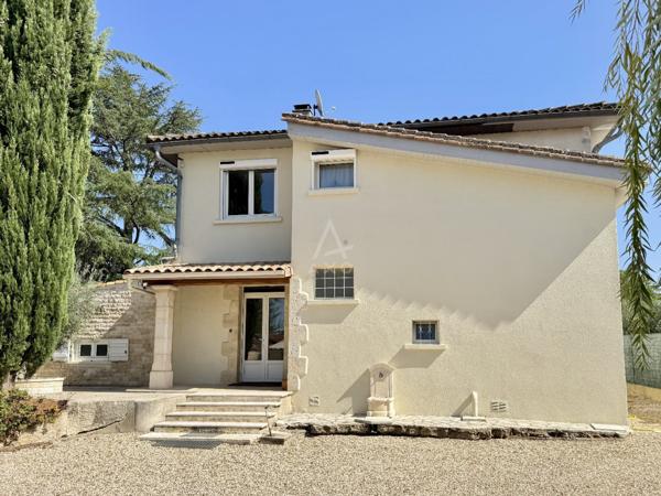 SAINT-YRIEIX-SUR-CHARENTE –Maison familiale de 182M² avec garage de 77 M² et terrrain clos de 1 700 M²