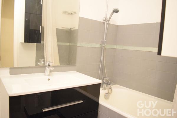 2 PIECES LES ESSSARTS LE ROI