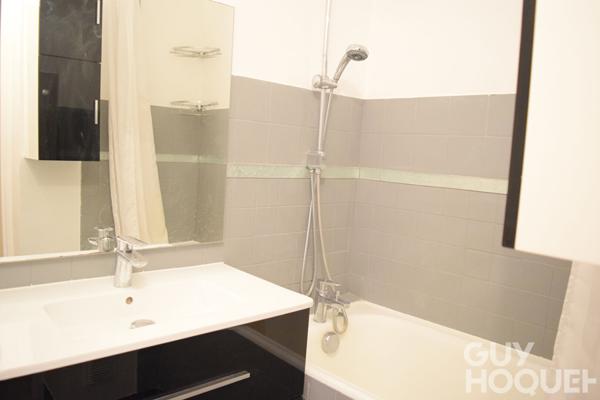 2 PIECES LES ESSSARTS LE ROI