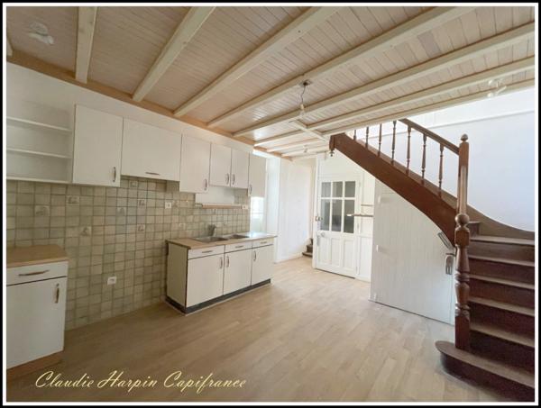 Dpt (79), à vendre ALLONNE maison P7 - 182 m² habitable - 5 ch -