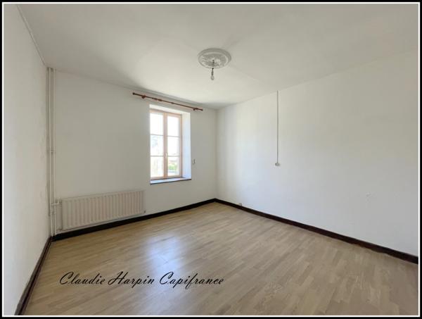 Dpt (79), à vendre ALLONNE maison P7 - 182 m² habitable - 5 ch -