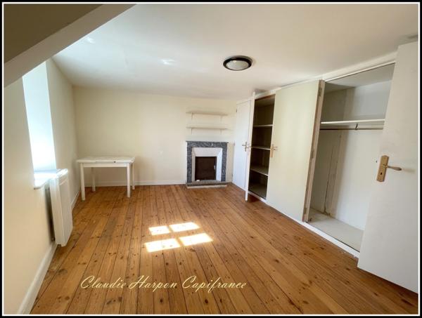 Dpt (79), à vendre ALLONNE maison P7 - 182 m² habitable - 5 ch -