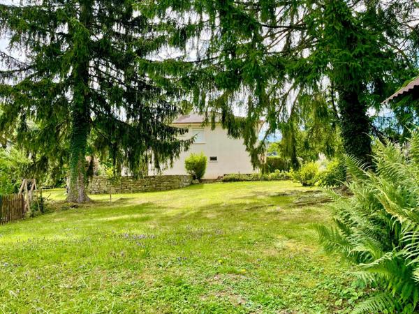 Maison 5 chambres avec beau terrain aux portes de Lons le Saunier