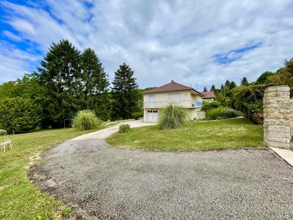 Maison 5 chambres avec beau terrain aux portes de Lons le Saunier