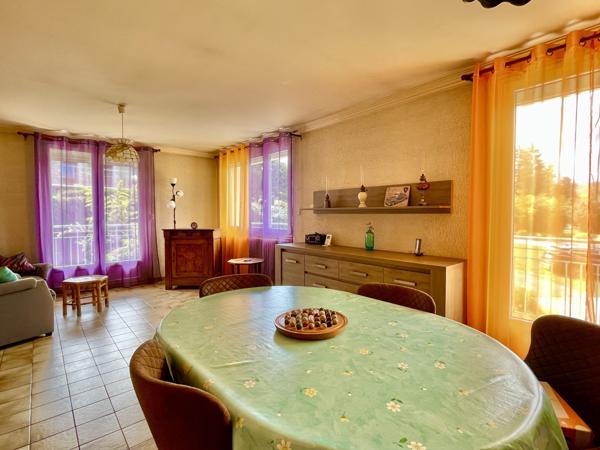 Maison 5 chambres avec beau terrain aux portes de Lons le Saunier