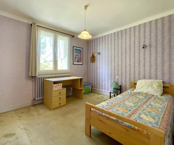 Maison 5 chambres avec beau terrain aux portes de Lons le Saunier