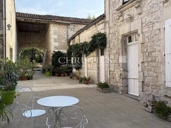 Une propriété de caractère à 5 min du centre d’Angoulême