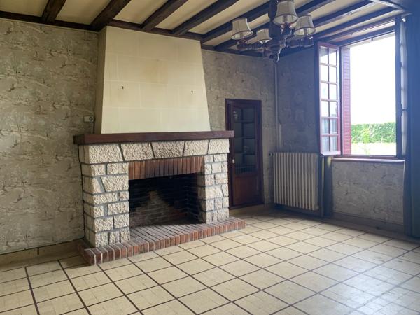 Vente Maison93 m² - 4 Pièces - MESLAY (41100)