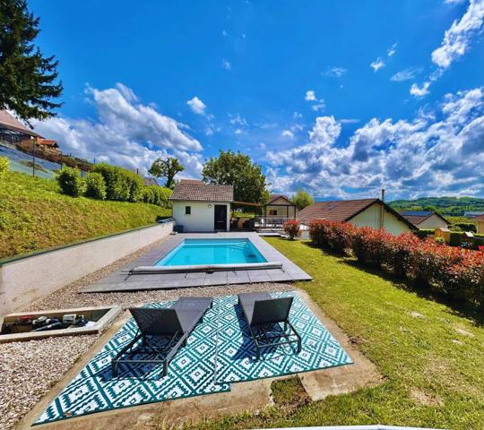 MAISON T5 TRAVERSANTE AVEC PISCINE et dépendance