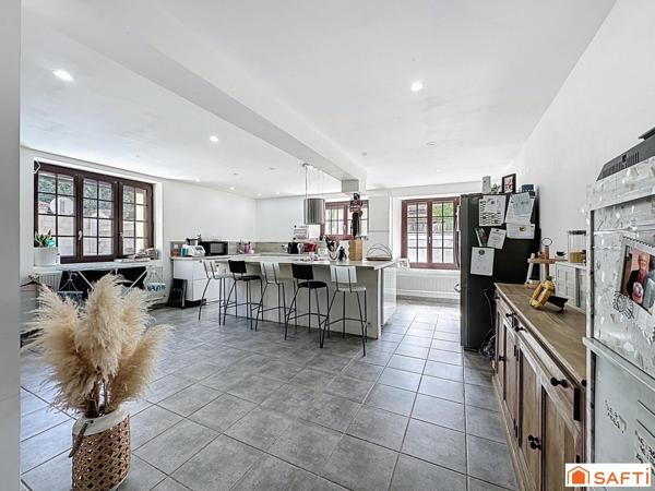 à quelques minutes des commodités et gare