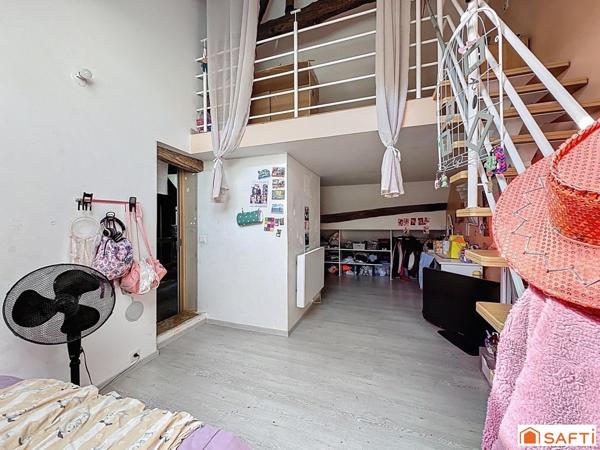 à quelques minutes des commodités et gare