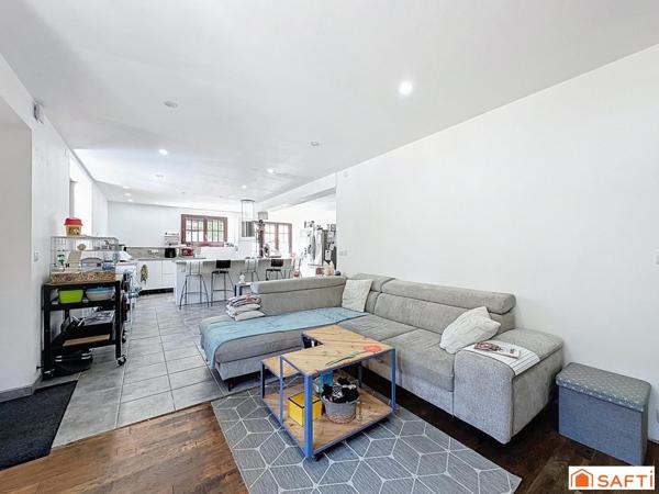 à quelques minutes des commodités et gare