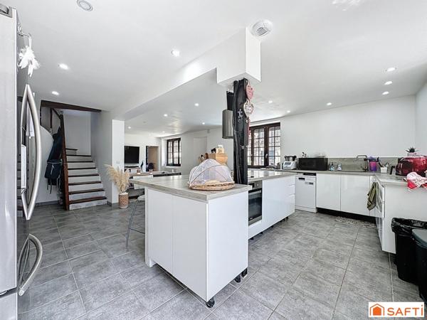 à quelques minutes des commodités et gare