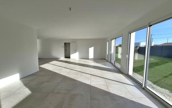 Maison à vendre    5 pièces •  Médis