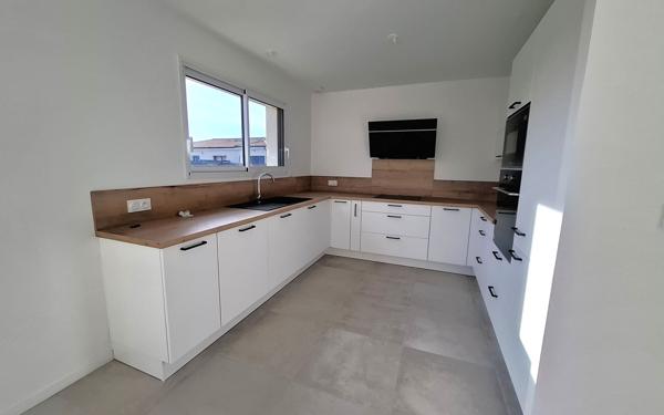 Maison à vendre    5 pièces •  Médis