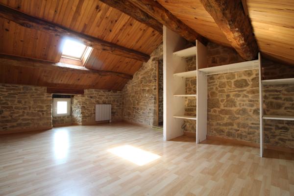 Saint-Affrique (12400) MAISON 170 m² SCINDEE EN 2 LOGEMENTS AVEC COUR et CAVE