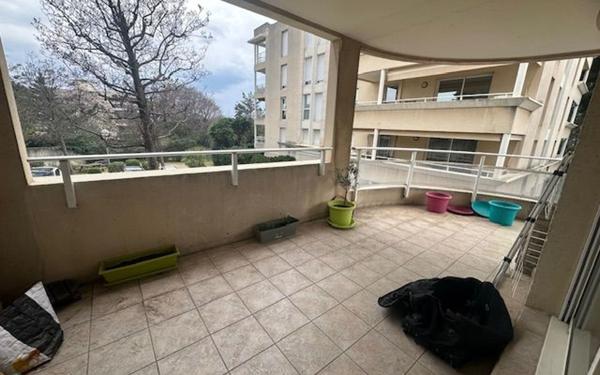 Appartement à vendre    2 pièces • 50,35 m2 Marseille 8