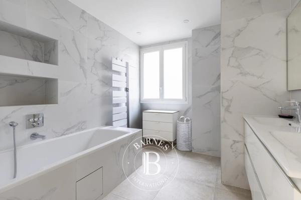 Paris 10ème, Appartement 3 Chambres -  150 m² à vendre