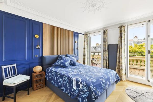 Paris 10ème, Appartement 3 Chambres -  150 m² à vendre