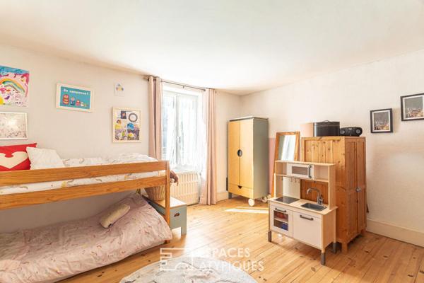 Maison de ville avec jardin et dépendance à aménager
