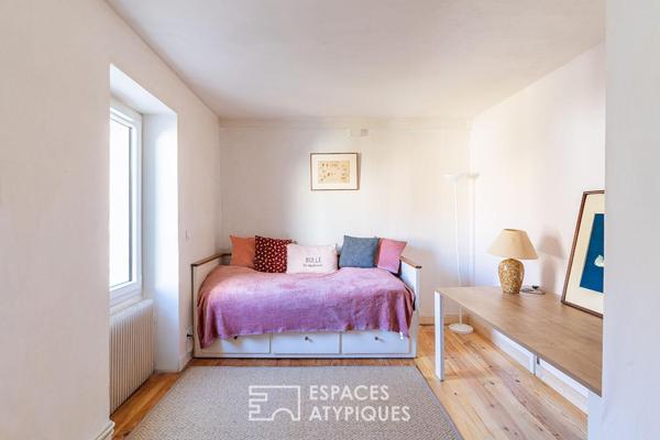 Maison de ville avec jardin et dépendance à aménager