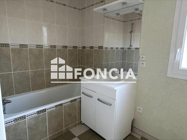 Location Appartement 3 pièces 70.12 m² - 12-14 RUE NEUVE TUDELLE Orleans 45000