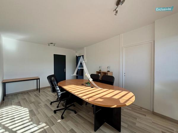 LOCAL PROFESSIONNEL DE 110 M² À LATTES-CENTRE