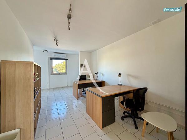 LOCAL PROFESSIONNEL DE 110 M² À LATTES-CENTRE