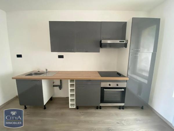 Appartement à louer 2 pièces 46.65m² Charleville-Mézières (08000)