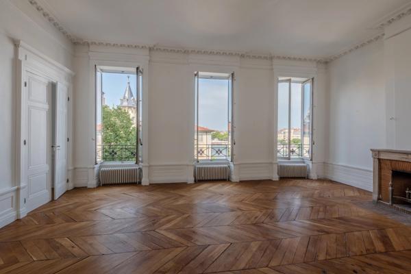 Lyon 5ᵉ – Vieux Lyon – Appartement d'angle de 203 m² – Vues Saône et Palais Saint-Jean