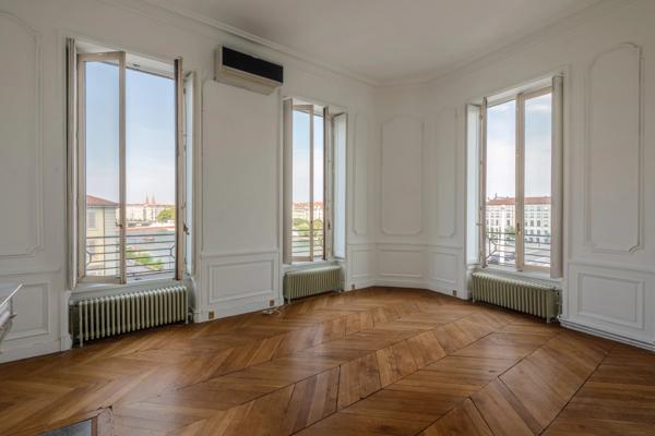 Lyon 5ᵉ – Vieux Lyon – Appartement d'angle de 203 m² – Vues Saône et Palais Saint-Jean