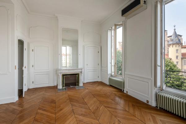 Lyon 5ᵉ – Vieux Lyon – Appartement d'angle de 203 m² – Vues Saône et Palais Saint-Jean