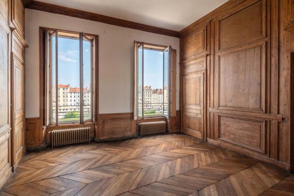 Lyon 5ᵉ – Vieux Lyon – Appartement d'angle de 203 m² – Vues Saône et Palais Saint-Jean