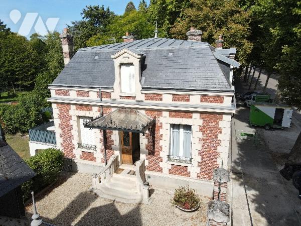 A 2 pas du centre ville – Cette magnifique maison de Maître de 158 m² habitable
