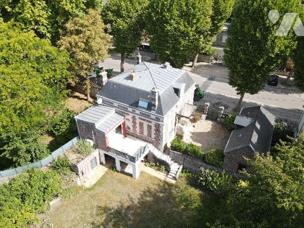A 2 pas du centre ville – Cette magnifique maison de Maître de 158 m² habitable