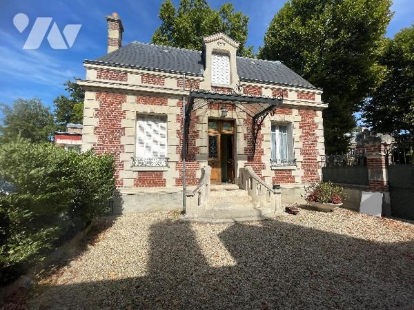 A 2 pas du centre ville – Cette magnifique maison de Maître de 158 m² habitable