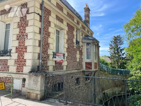 A 2 pas du centre ville – Cette magnifique maison de Maître de 158 m² habitable