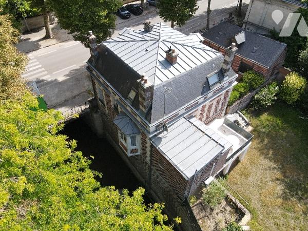 A 2 pas du centre ville – Cette magnifique maison de Maître de 158 m² habitable