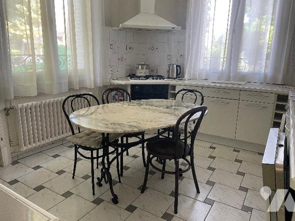 A 2 pas du centre ville – Cette magnifique maison de Maître de 158 m² habitable