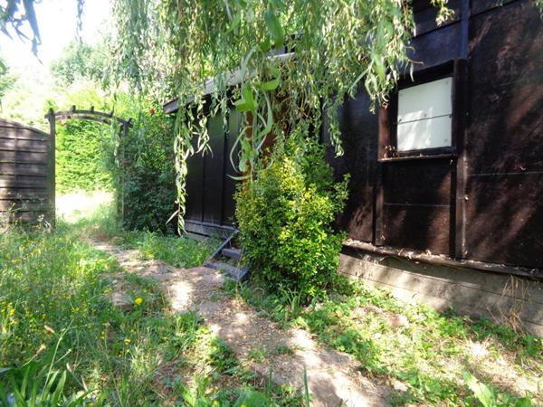 Beauzac (43), habitation de type chalet de 28m2 sur 239 m2 de terrain