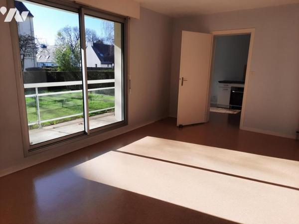 A VENDRE 56 VANNES La Madeleine, T3 66 m² en rdc avec terrasse et jardinet, cave et parking.