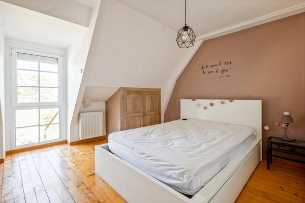 ENSEMBLE IMMOBILIER DE CARACTÈRE AVEC 4 HABITATIONS ET 2 PISCINES – POMPORT (24240)