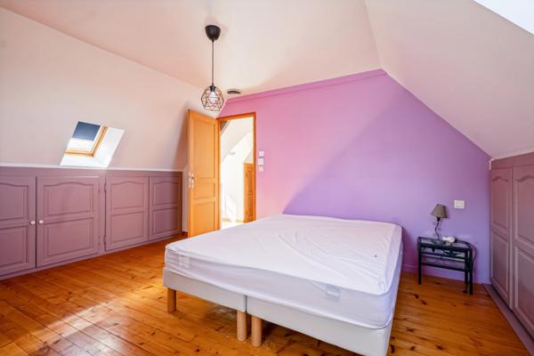 ENSEMBLE IMMOBILIER DE CARACTÈRE AVEC 4 HABITATIONS ET 2 PISCINES – POMPORT (24240)