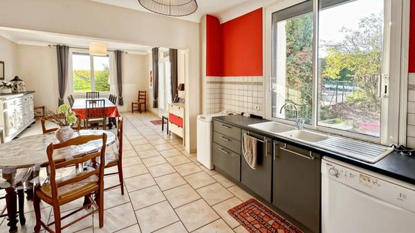 ENSEMBLE IMMOBILIER DE CARACTÈRE AVEC 4 HABITATIONS ET 2 PISCINES – POMPORT (24240)