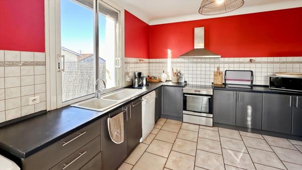 ENSEMBLE IMMOBILIER DE CARACTÈRE AVEC 4 HABITATIONS ET 2 PISCINES – POMPORT (24240)