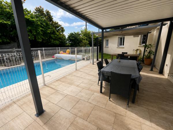 Maison
         6 pièces
        - 165 m² Bien prestige 499 000 € *