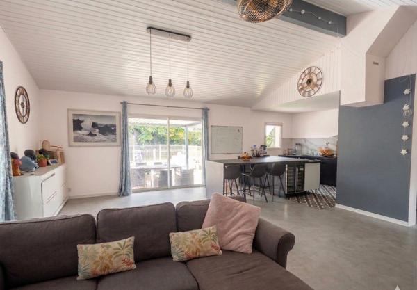 Maison
         6 pièces
        - 165 m² Bien prestige 499 000 € *