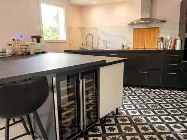 Maison
         6 pièces
        - 165 m² Bien prestige 499 000 € *