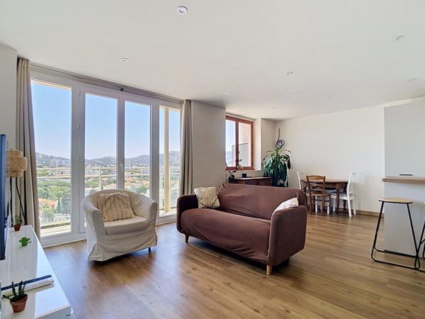 Vue PANORAMIQUE : Appartement T3 à vendre au 12ème étage à Marseille - Quartier Michelet