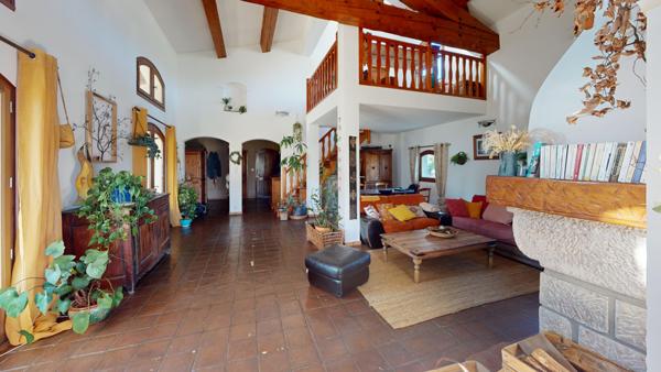 Ganges (34190) Superbe villa T5 avec piscine et terrain paysagé